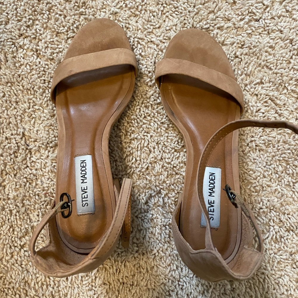 STEVE MADDEN // sandals
